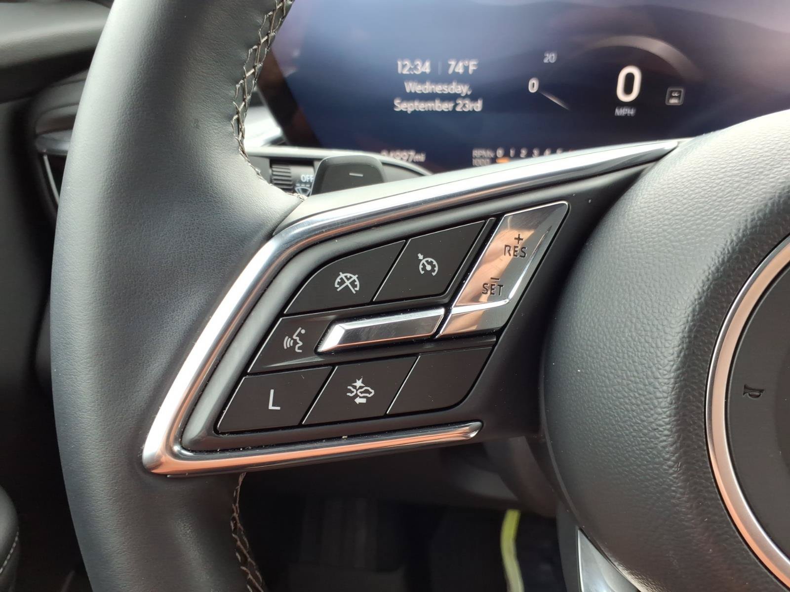 Used 2025 Buick Enclave Sport Touring FWD image 18