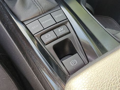 Used 2025 Toyota Camry LE FWD image 29