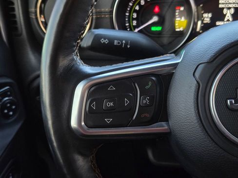 Used 2021 Jeep Wrangler Unlimited Sahara image 25