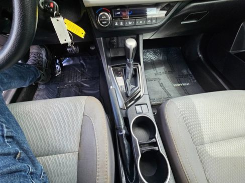 Used 2016 Toyota Corolla LE FWD image 18