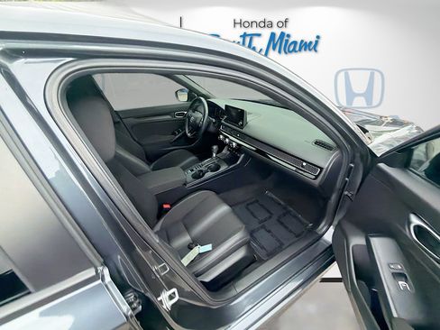 Certified 2025 Honda Civic Sport image 30