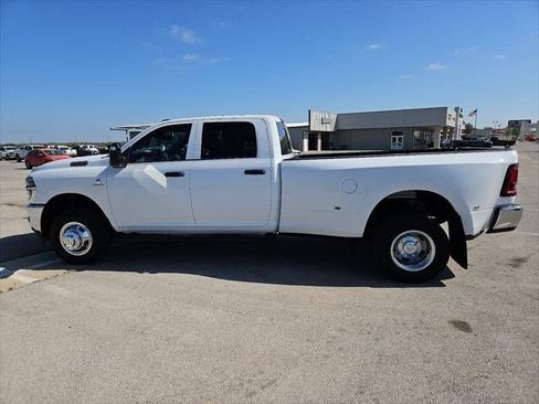 New 2026 RAM 3500 Tradesman AWD/4WD image 33