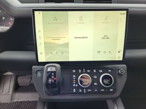 New 2026 Land Rover Defender 110 X-Dynamic SE AWD/4WD image 15