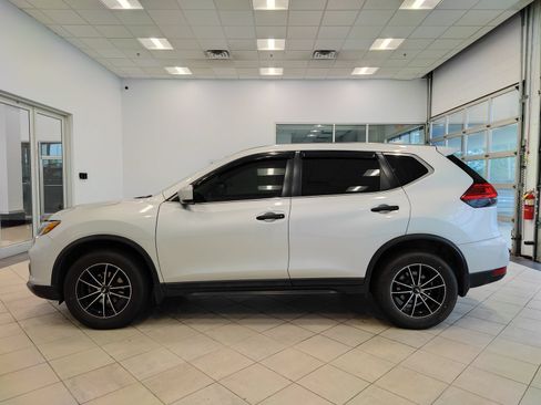 Used 2017 Nissan Rogue S AWD/4WD image 6