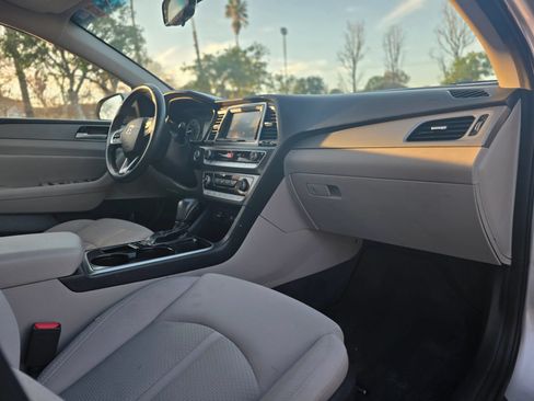 Used 2018 Hyundai Sonata SEL FWD image 12