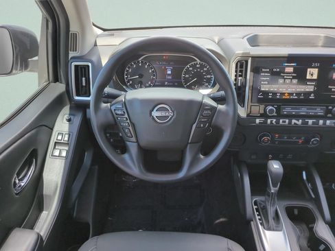 Certified 2025 Nissan Frontier SV RWD image 12