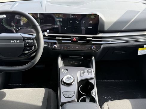 New 2026 Kia Sportage S image 16