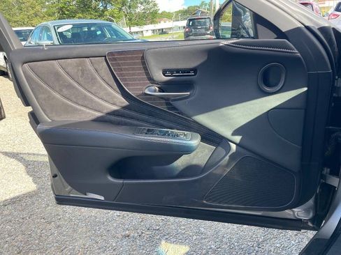 Used 2018 Lexus LS 500h AWD image 25