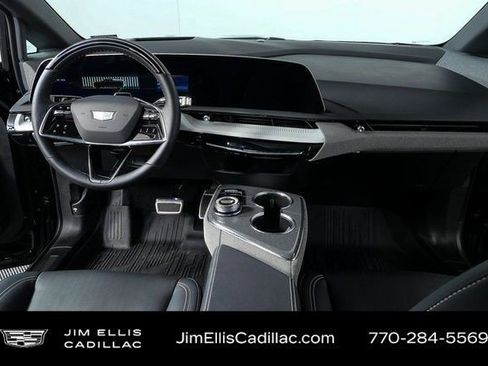 Certified 2025 Cadillac Optiq Luxury 2 w/ LPO, Floor Liner Package image 17