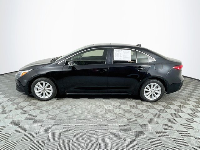 Used 2024 Toyota Corolla XLE FWD image 5