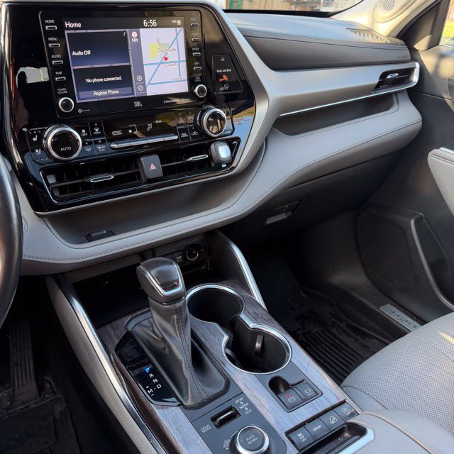 Used 2021 Toyota Highlander Limited AWD/4WD image 23