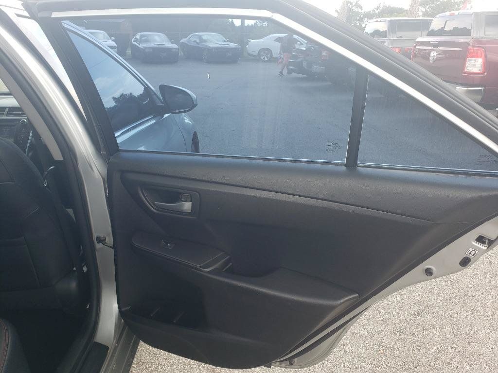 Used 2017 Toyota Camry SE FWD image 12