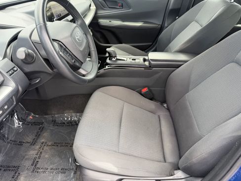 Used 2023 Toyota Prius LE FWD image 12