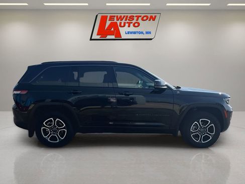Used 2022 Jeep Grand Cherokee Trailhawk image 9