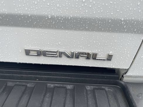 Used 2016 GMC Sierra 2500 Denali w/ Suspension Package, Off-Road AWD/4WD image 32