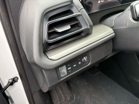 New 2026 Chevrolet Traverse LT w/ LPO, Floor Liner Package AWD/4WD image 18