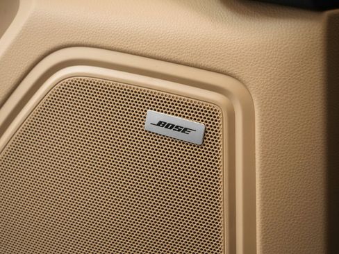 Used 2025 Porsche Macan image 38