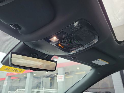 Used 2025 Lexus RX 500h F Sport image 30