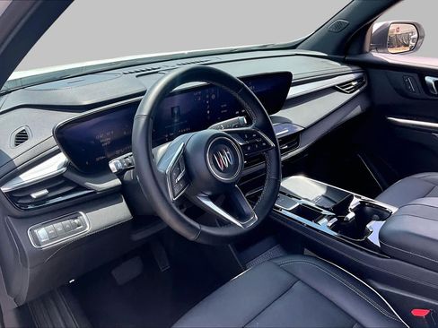 Used 2025 Buick Enclave Preferred FWD image 18