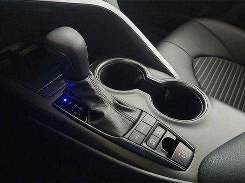 Used 2022 Toyota Camry SE image 24