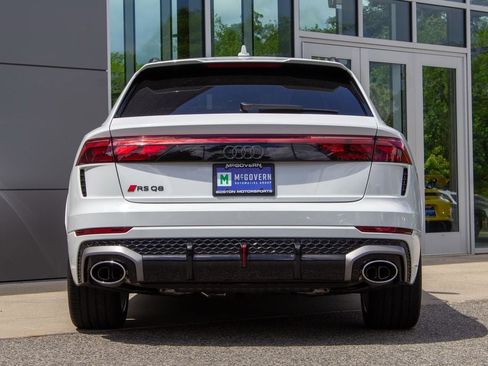 Used 2026 Audi RS Q8 performance AWD/4WD image 9