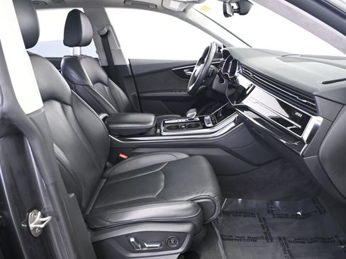 Used 2020 Audi Q8 Prestige w/ Prestige Package image 23