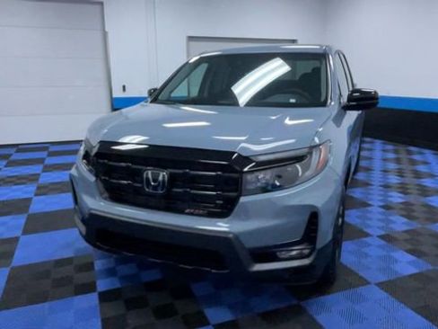Used 2025 Honda Ridgeline Sport image 3