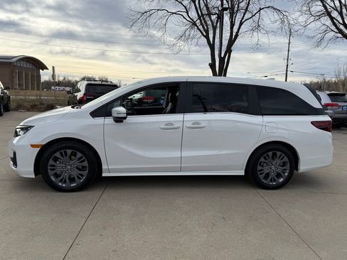 Certified 2026 Honda Odyssey Touring image 8
