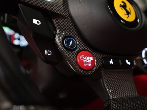 Used 2018 Ferrari GTC4Lusso T image 24