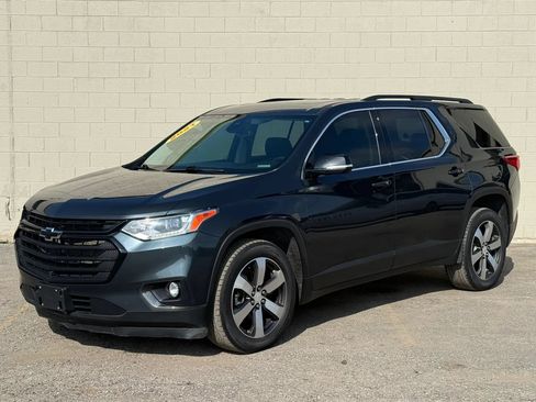 Used 2021 Chevrolet Traverse LT w/ LT Premium Package AWD/4WD image 2
