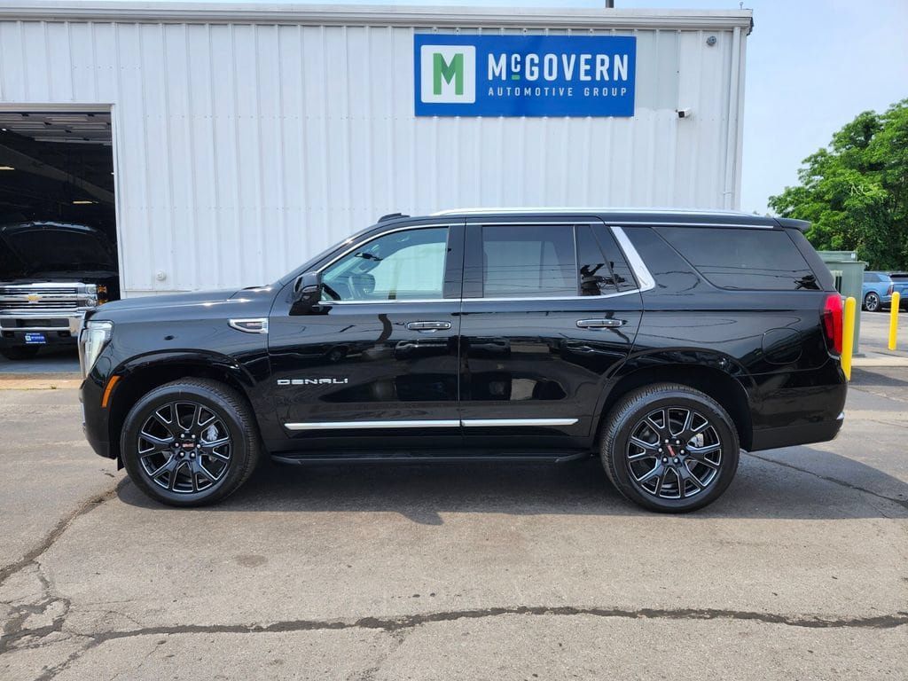 Used 2026 GMC Yukon Denali w/ LPO, Floor Liner Package AWD/4WD image 2