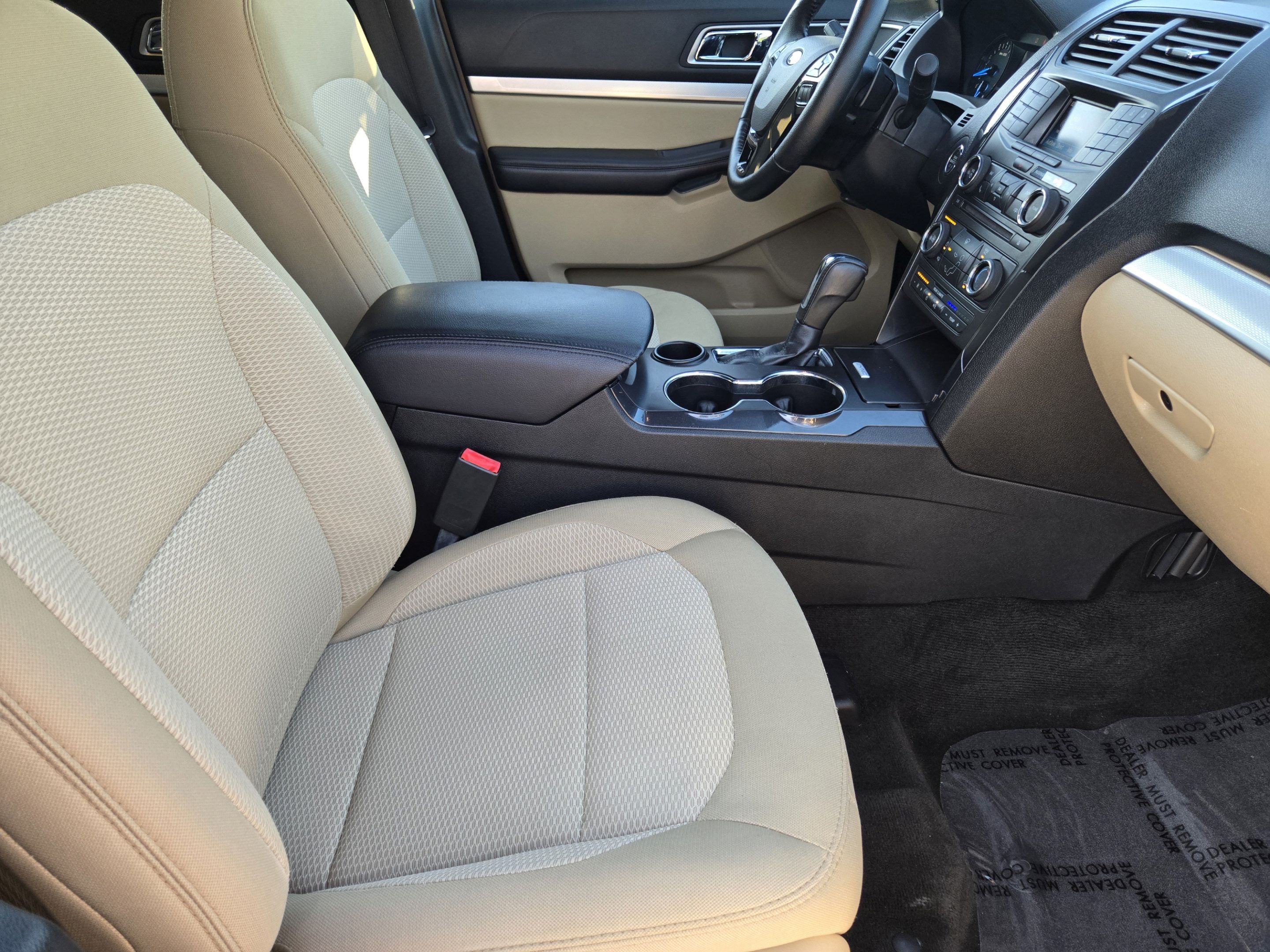 Used 2017 Ford Explorer XLT FWD image 10