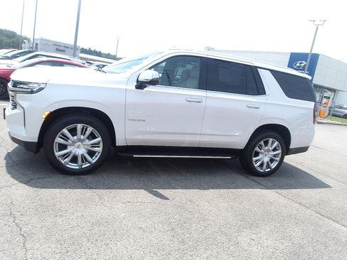 Used 2021 Chevrolet Tahoe Premier w/ Premium Package image 4