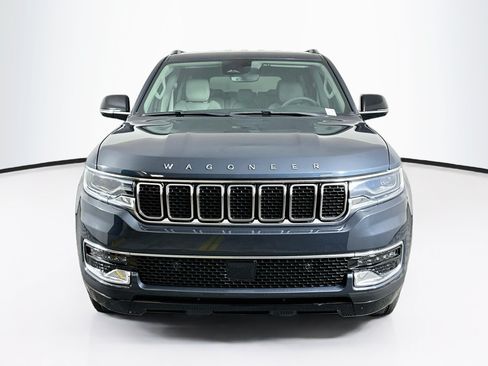 Used 2023 Jeep Wagoneer 4WD image 2