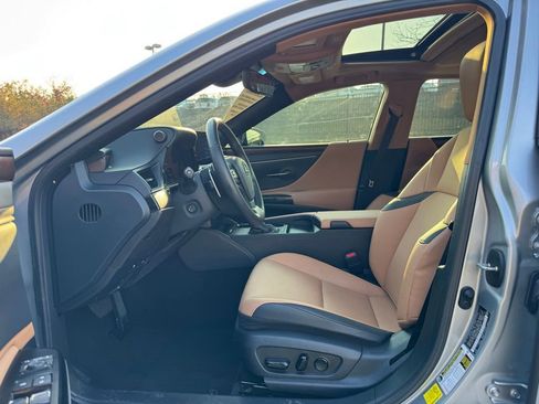 Certified 2024 Lexus ES 350 w/ Premium Package image 24