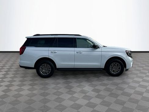 Used 2025 Ford Expedition Active RWD image 4