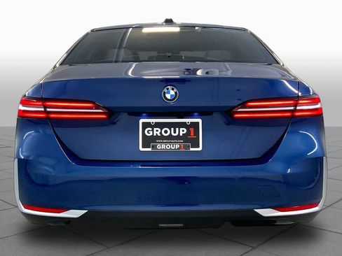 Used 2024 BMW i5 eDrive40i w/ Premium Package RWD image 4