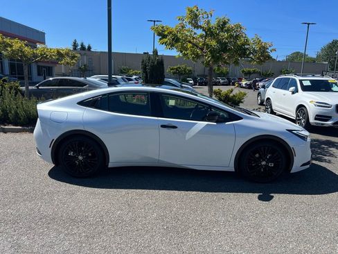 Certified 2026 Toyota Prius Plug-In Hybrid FWD image 6