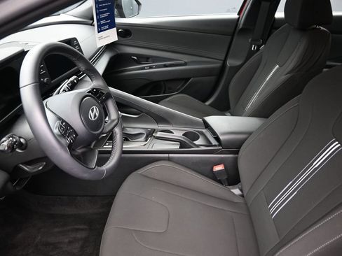 Certified 2025 Hyundai Elantra Sport image 12