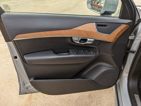 Certified 2024 Volvo XC90 T8 Plus w/ Protection Package Premier image 9