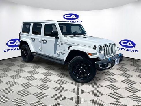 Used 2023 Jeep Wrangler Unlimited Sahara w/ Cold Weather Group AWD/4WD image 1