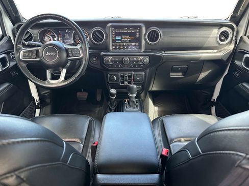 Used 2019 Jeep Wrangler Unlimited Sahara image 15