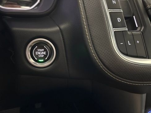 Used 2021 GMC Yukon XL SLT image 49