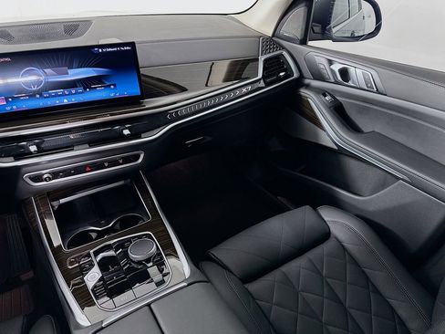 Certified 2024 BMW X7 xDrive40i w/ Premium Package AWD/4WD image 24
