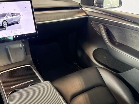 Used 2024 Tesla Model Y Long Range image 22