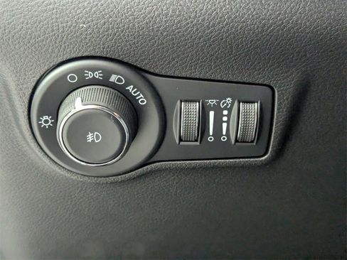 New 2026 Jeep Compass Limited w/ Sun, Sound & Navigation Group image 13