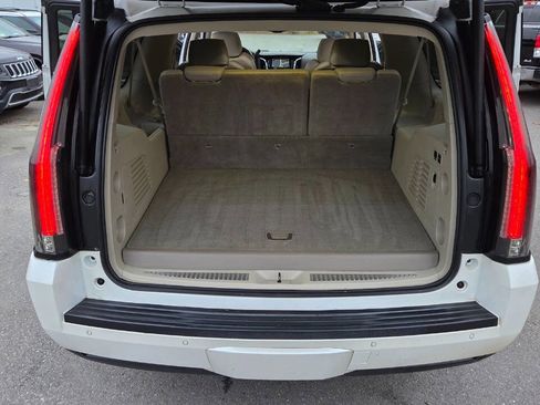 Used 2016 Cadillac Escalade ESV Premium image 35