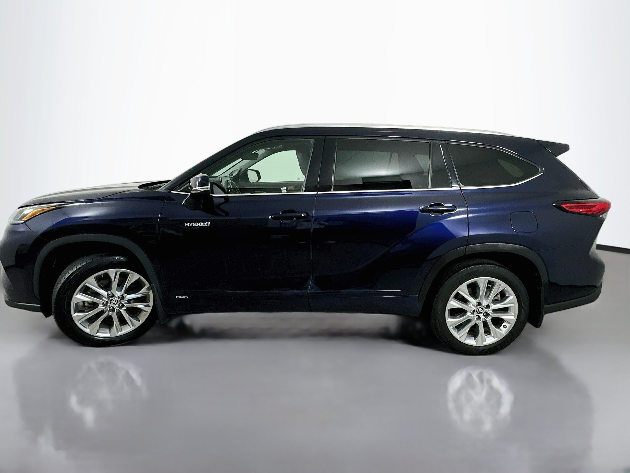 Used 2020 Toyota Highlander Limited w/ Protection Package #3 AWD/4WD image 4