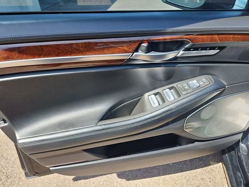 Used 2017 Genesis G90 3.3T Premium RWD image 9