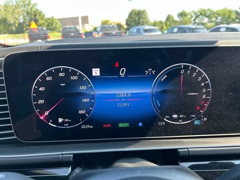 Used 2025 Mercedes-Benz GLE 450e 4MATIC image 9